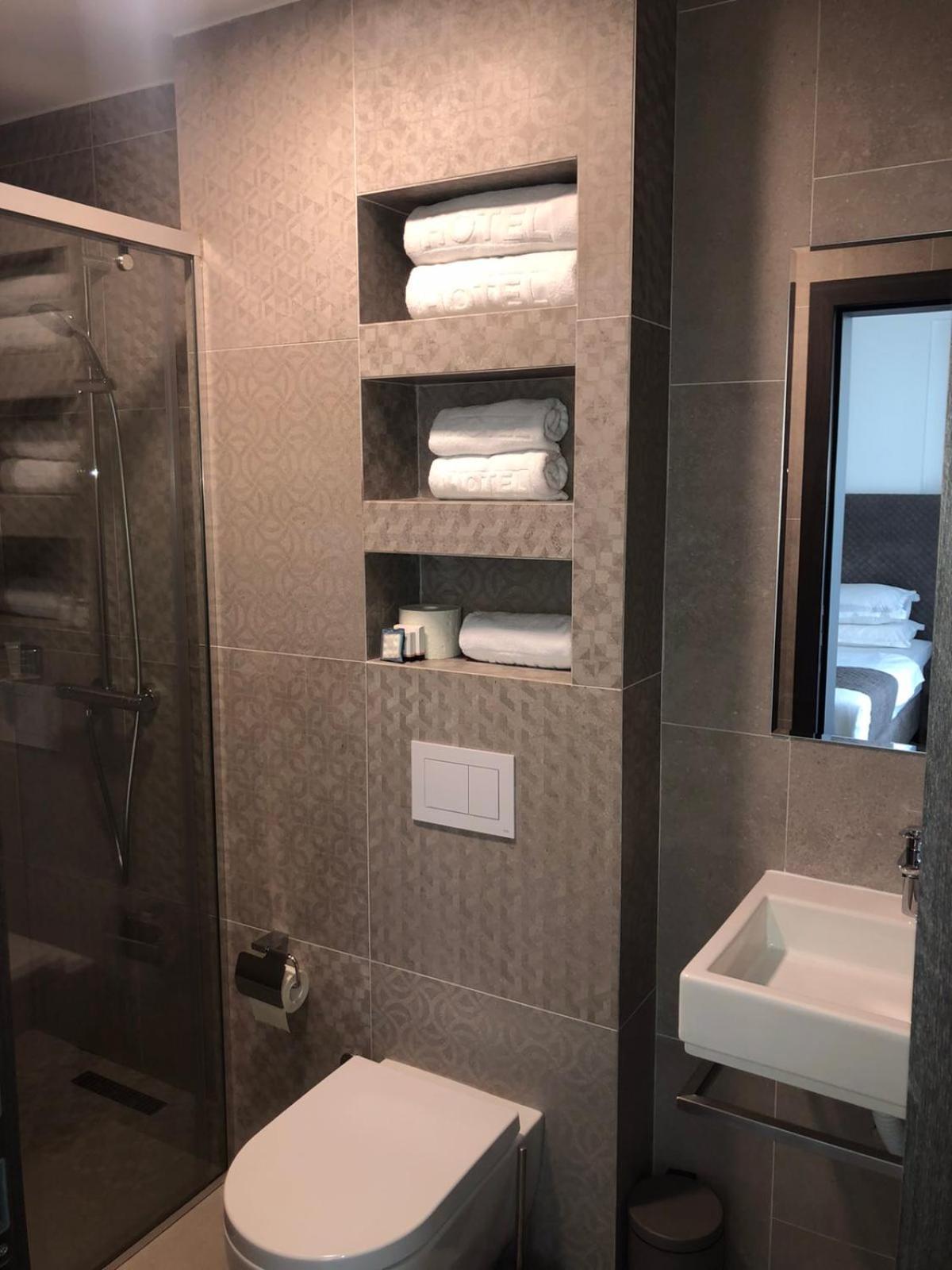 Qama Hotel Kosovo Polje Екстер'єр фото