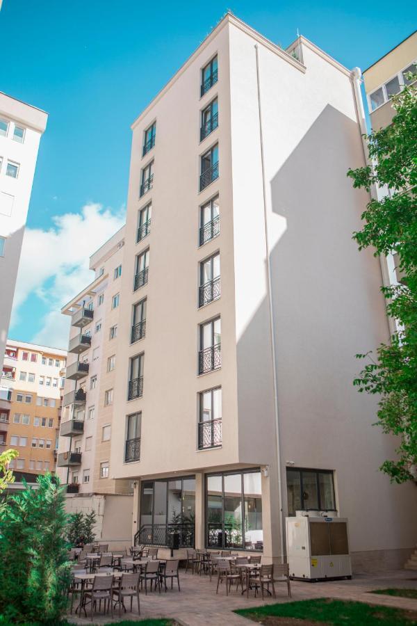 Qama Hotel Kosovo Polje Екстер'єр фото